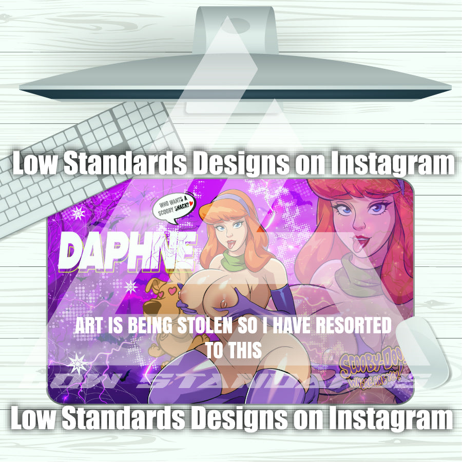 Seductive Daphne <3 Mousepad